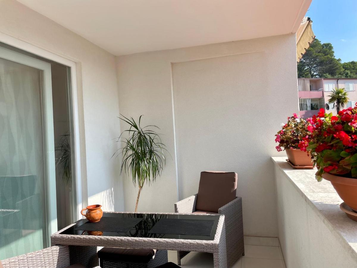 Apartments Bloom Near The Beach Porec Esterno foto