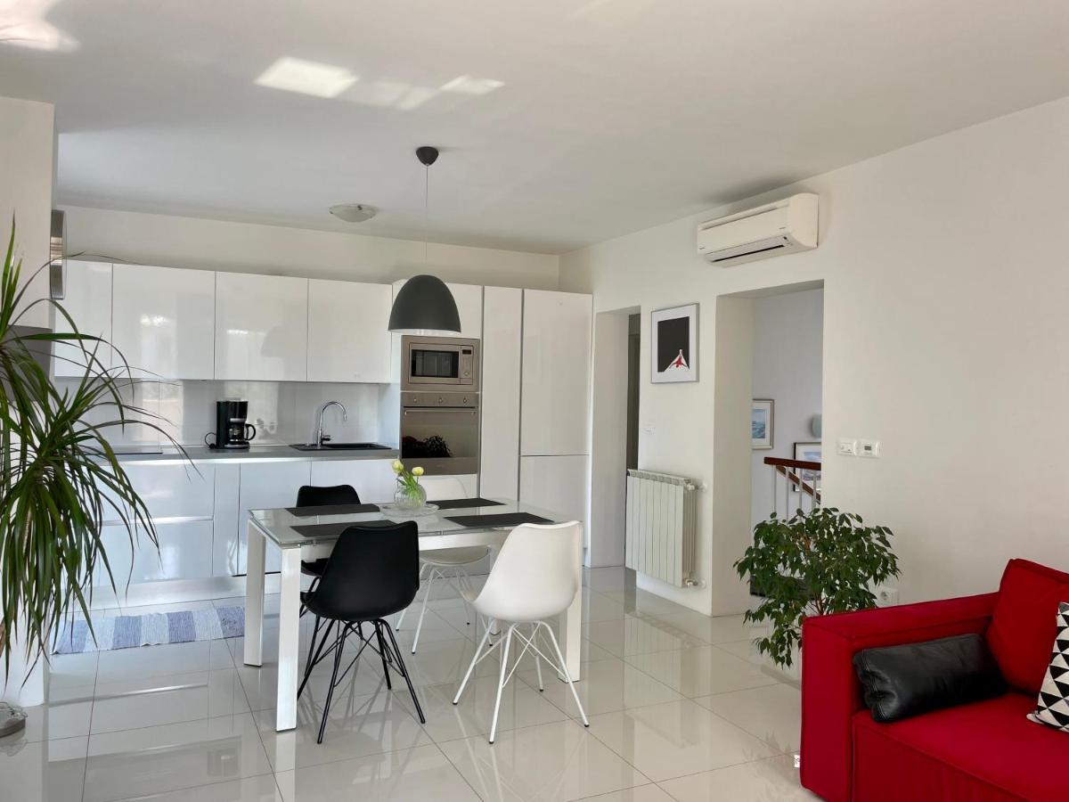 Apartments Bloom Near The Beach Porec Esterno foto